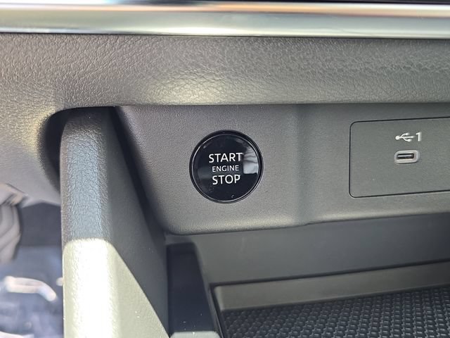 Used 2026 Nissan Rogue S FWD image 26