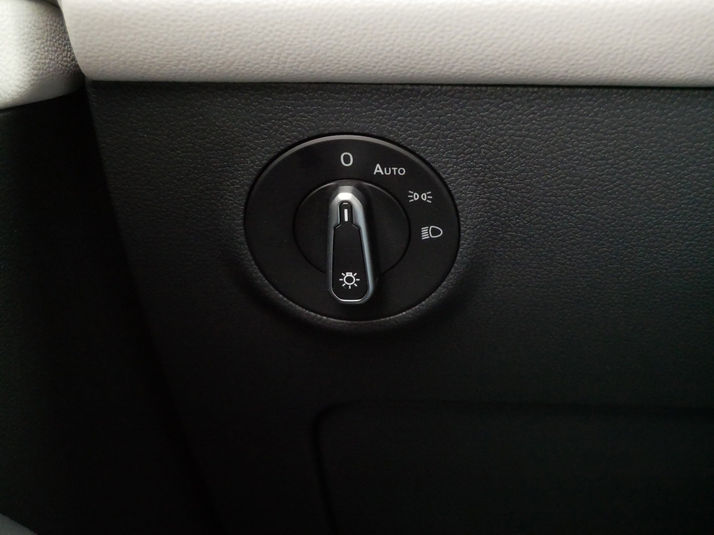 Certified 2025 Volkswagen Taos SEL AWD/4WD image 27