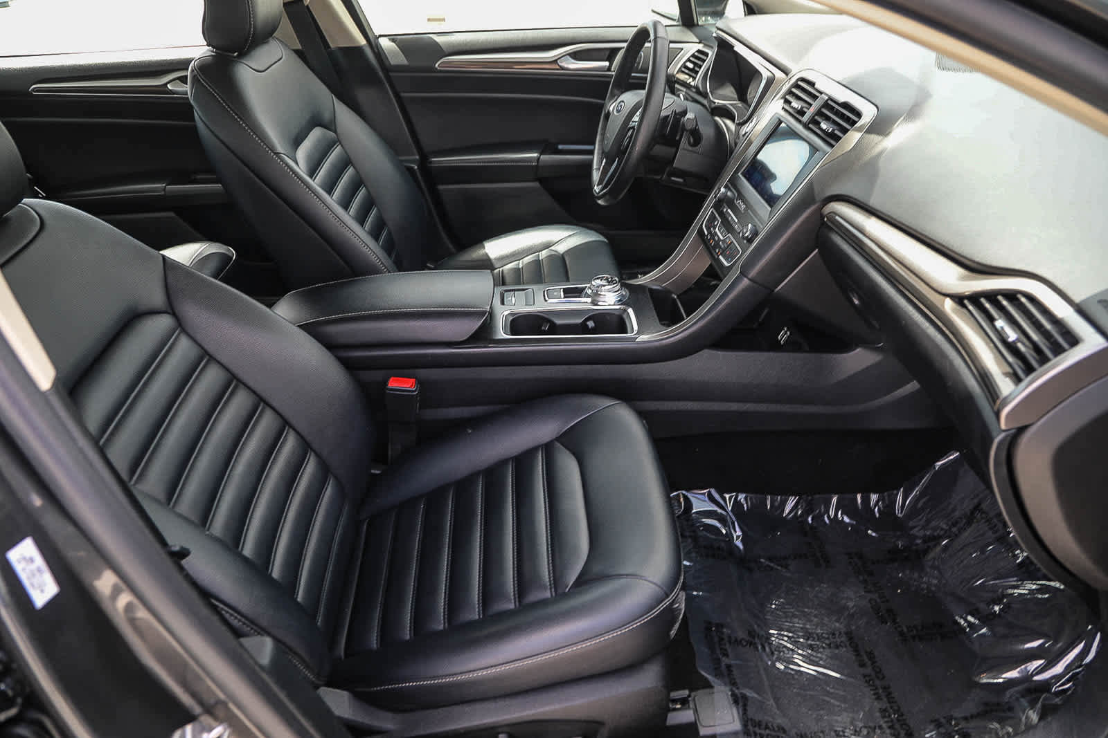 Used 2019 Ford Fusion SEL FWD image 16