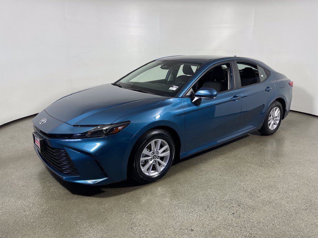 Used 2025 Toyota Camry LE FWD image 7