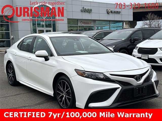 Used 2024 Toyota Camry SE image 1