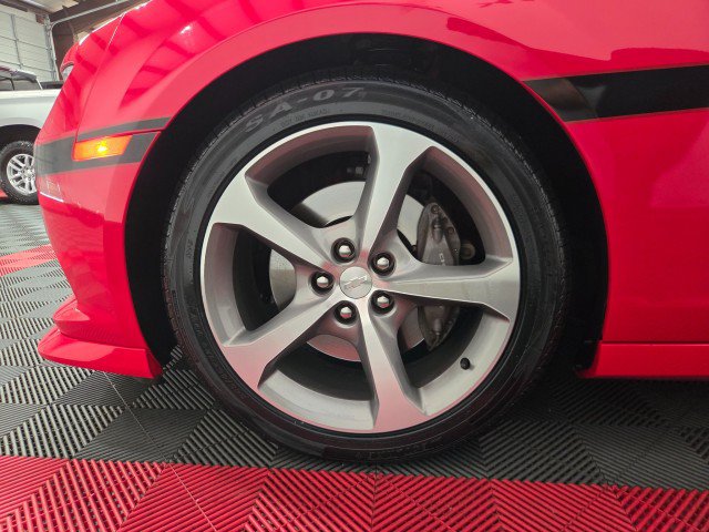Used 2015 Chevrolet Camaro SS w/ Commemorative Special Edition RWD image 64