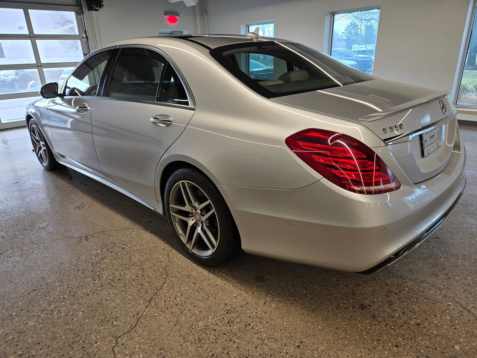 Used 2014 Mercedes-Benz S 550 Sedan image 3
