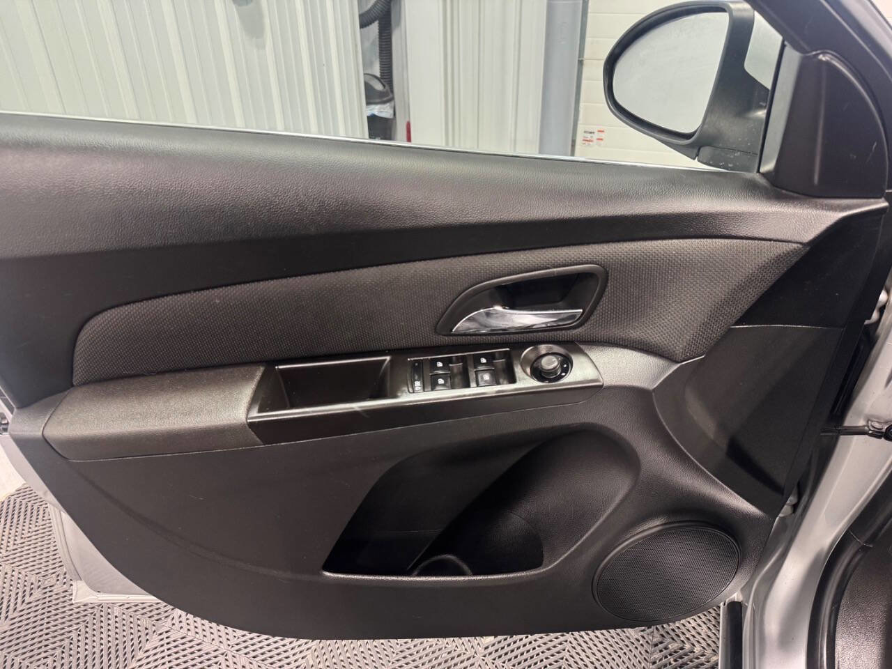 Used 2013 Chevrolet Cruze LT image 6