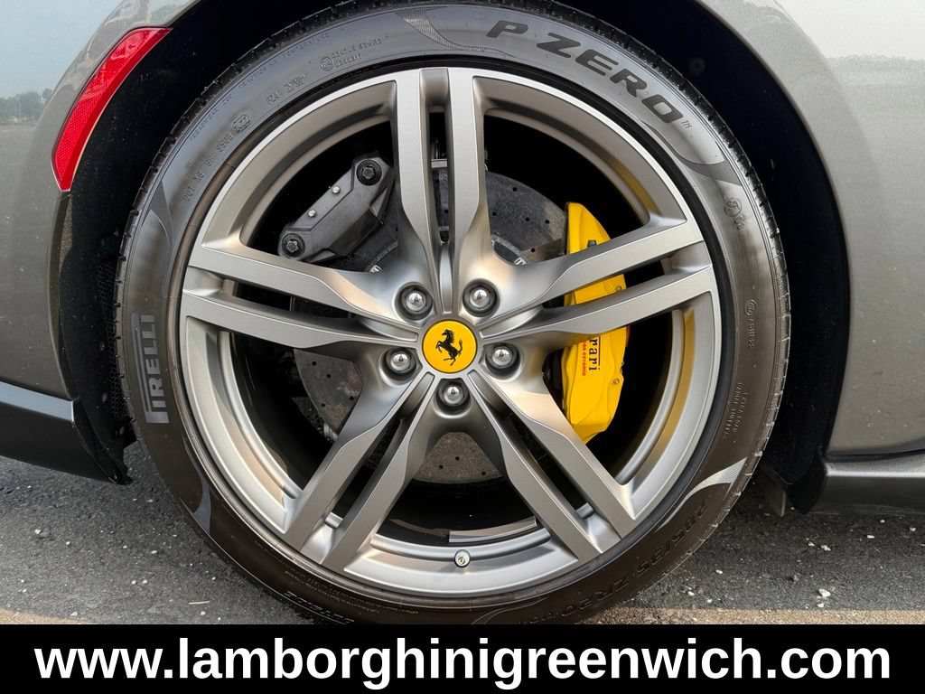 Used 2019 Ferrari Portofino RWD image 22