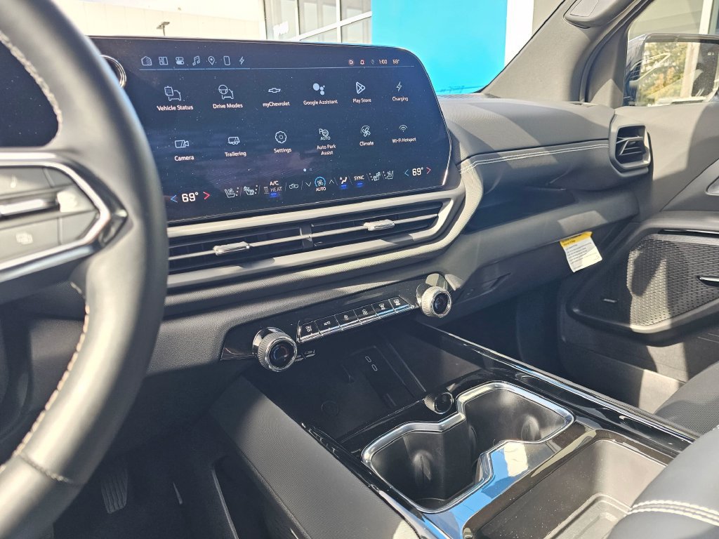 Used 2026 Chevrolet Silverado EV LT AWD/4WD image 31