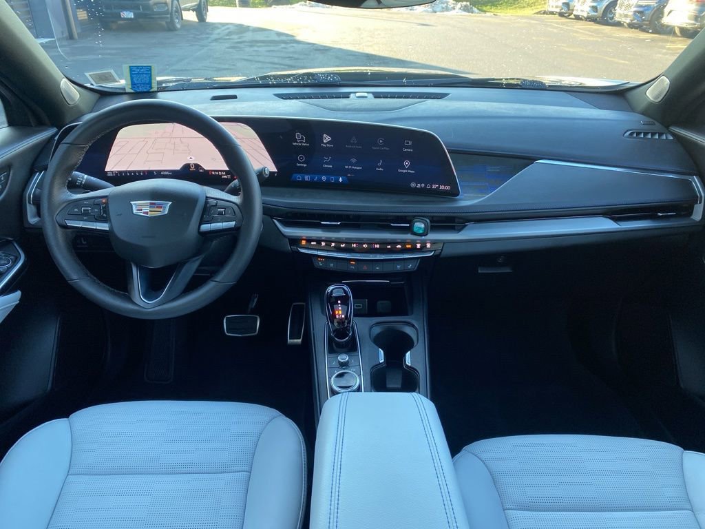 Used 2025 Cadillac XT4 Sport image 8