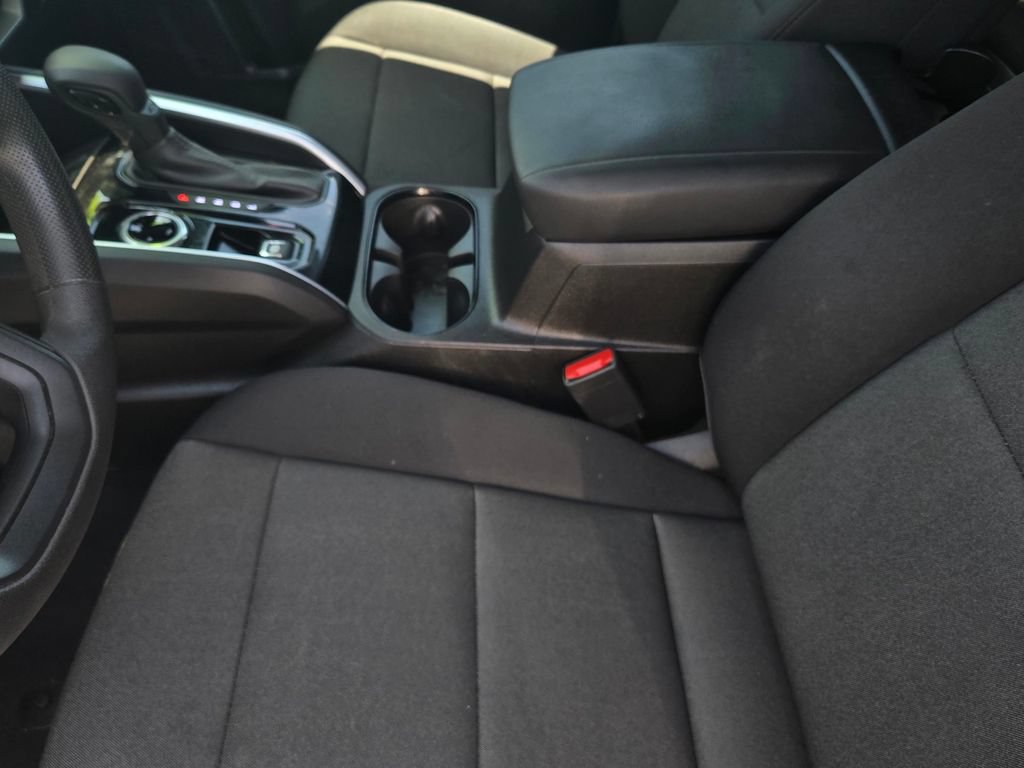 Used 2025 Chevrolet Colorado W/T AWD/4WD image 12