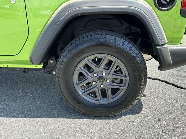 Used 2025 Jeep Wrangler Sport image 18