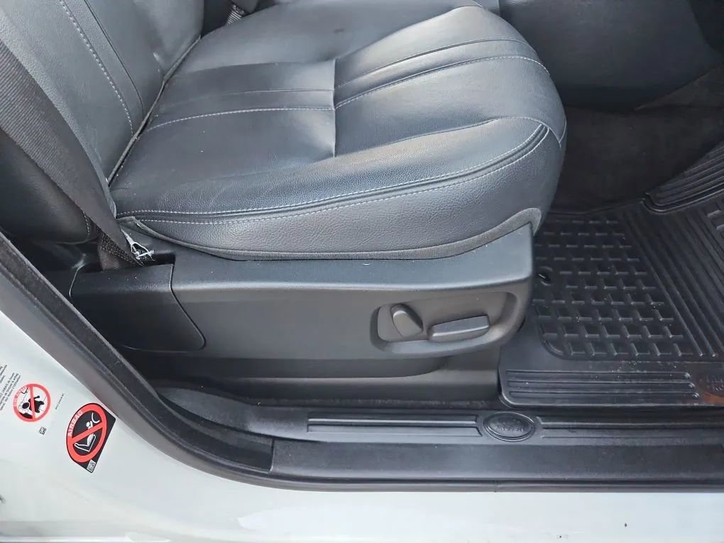 Used 2016 Land Rover LR4 HSE Silver Edition image 23