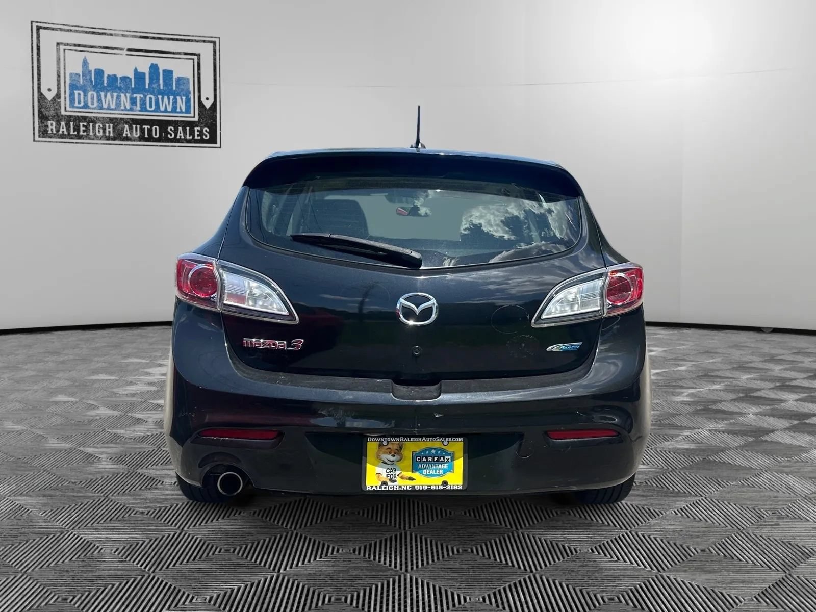 Used 2012 MAZDA MAZDA3 i Grand Touring w/ Tech Pkg FWD image 7