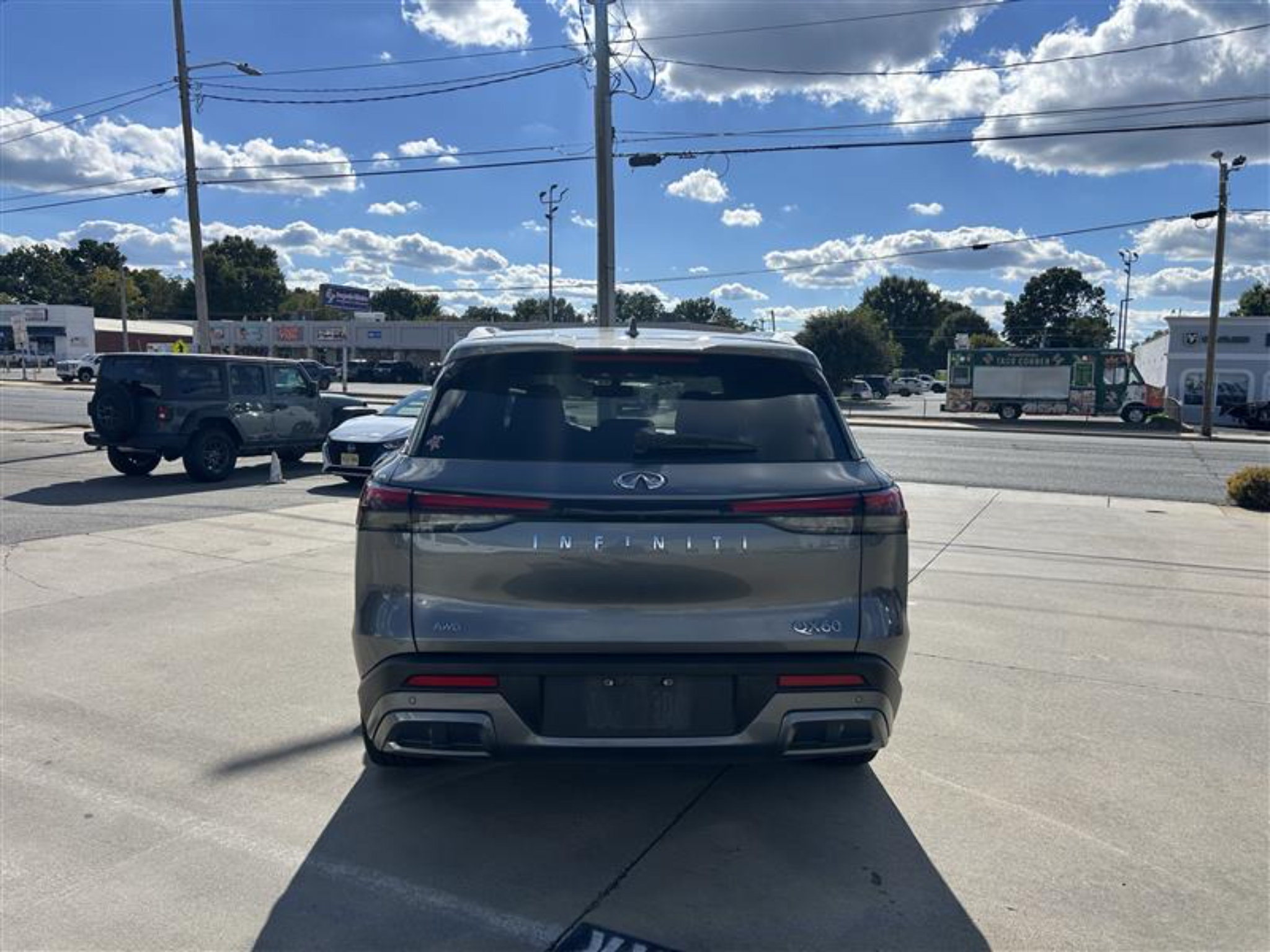 Used 2022 INFINITI QX60 Luxe AWD/4WD image 7