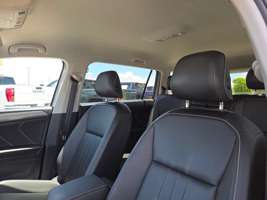 Used 2023 Volkswagen Tiguan SE FWD image 29