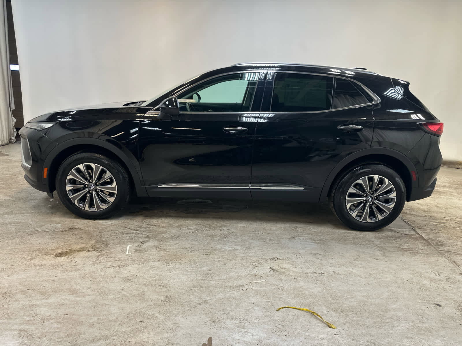 Certified 2025 Buick Envision Preferred image 8