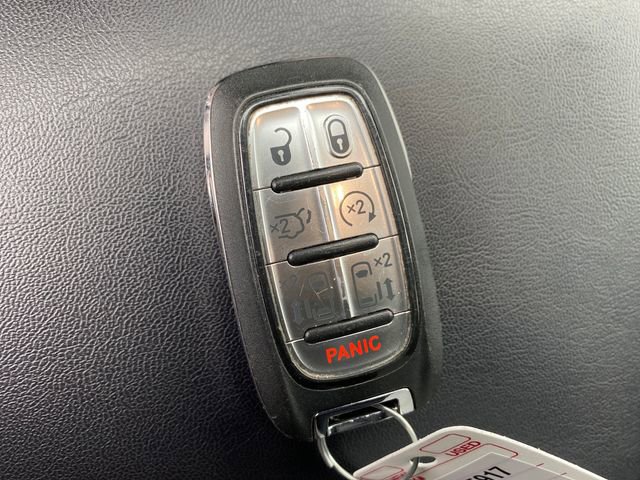 Used 2024 Chrysler Pacifica Touring-L FWD image 21