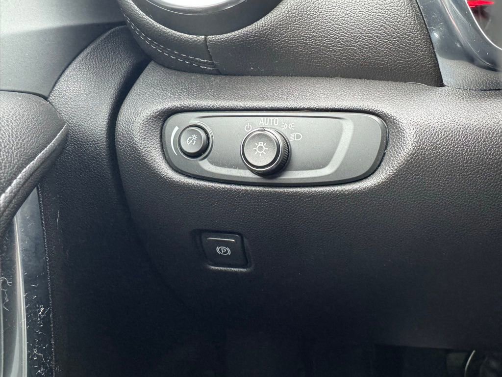 Used 2020 Chevrolet Blazer LT image 31