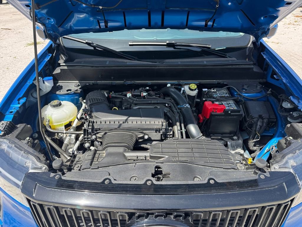 Certified 2025 Ford Maverick Lobo AWD/4WD image 30