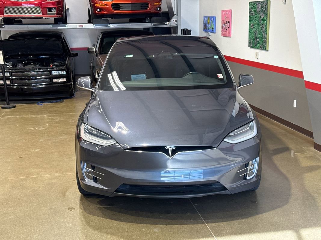 Used 2020 Tesla Model X image 7