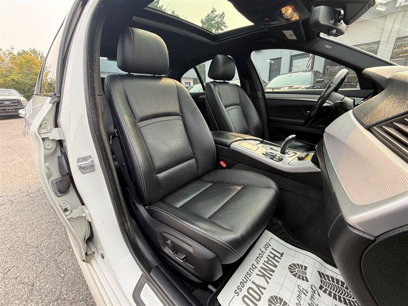 Used 2014 BMW 535i xDrive Sedan AWD/4WD image 30