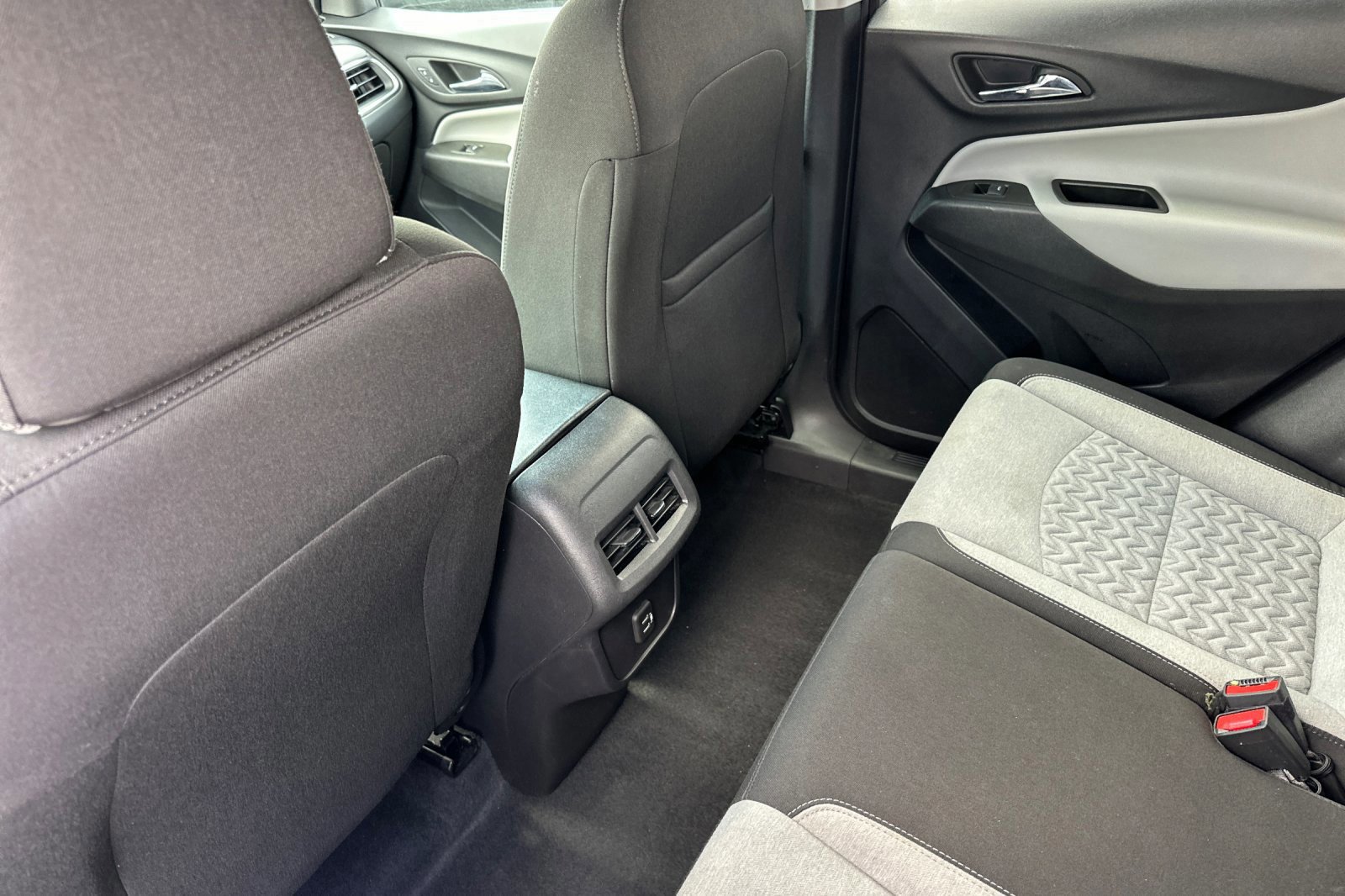 Used 2024 Chevrolet Equinox LT image 12