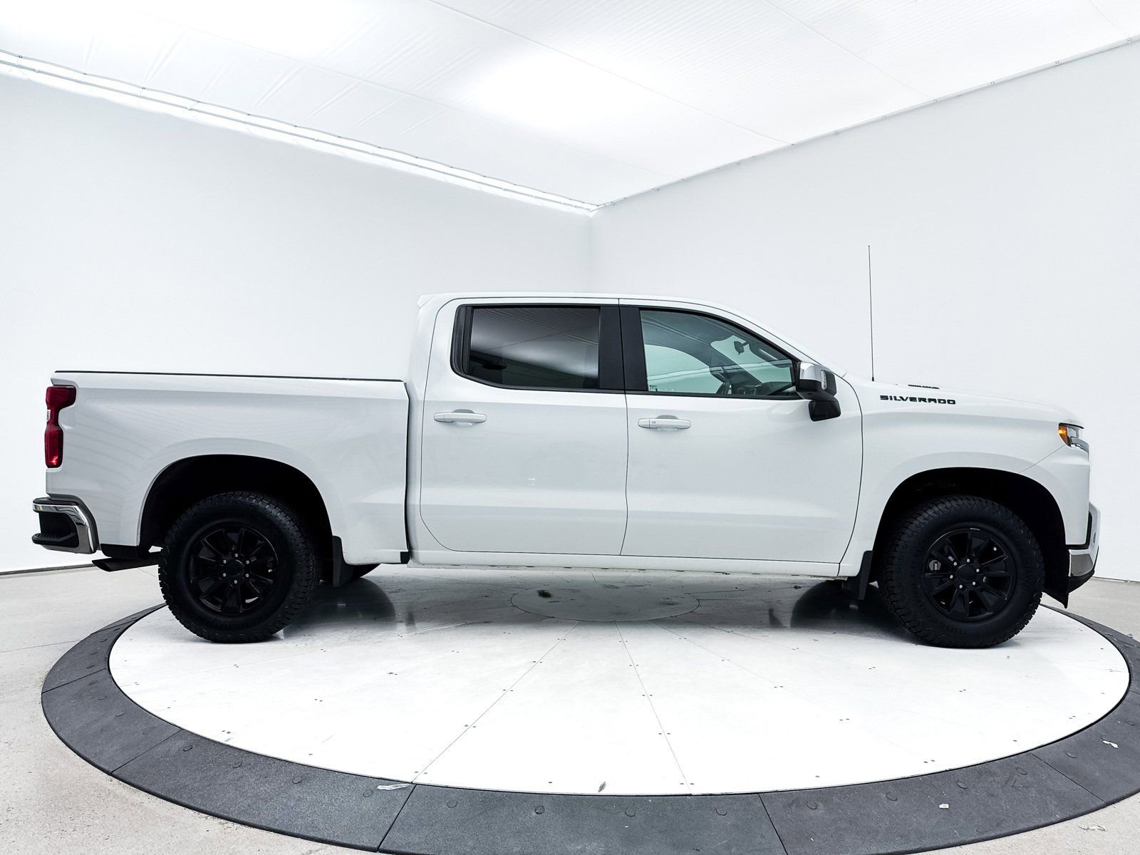 Used 2020 Chevrolet Silverado 1500 LT w/ All-Star Edition image 39