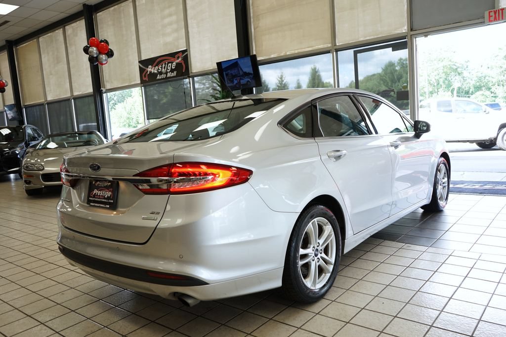 Used 2018 Ford Fusion SE w/ Fusion SE Technology Package FWD image 17
