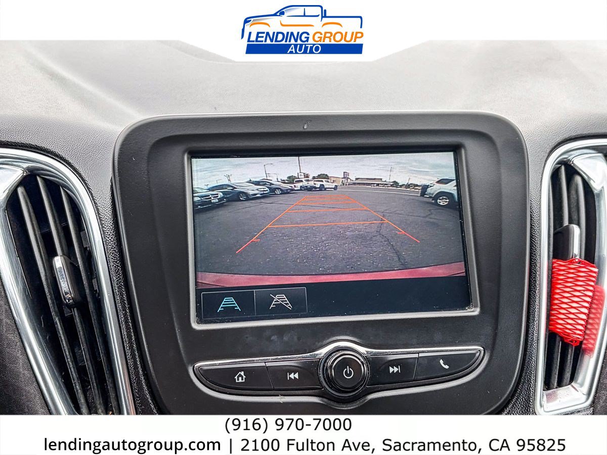 Used 2017 Chevrolet Malibu LT FWD image 23