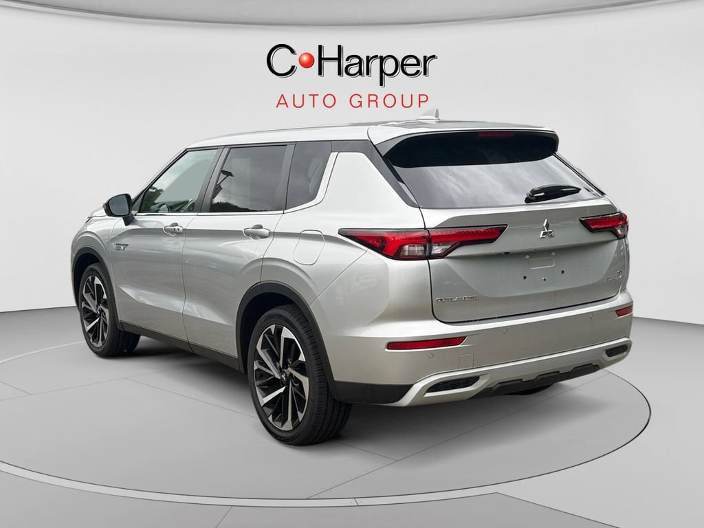 Used 2024 Mitsubishi Outlander 4WD Plug-In Hybrid image 5