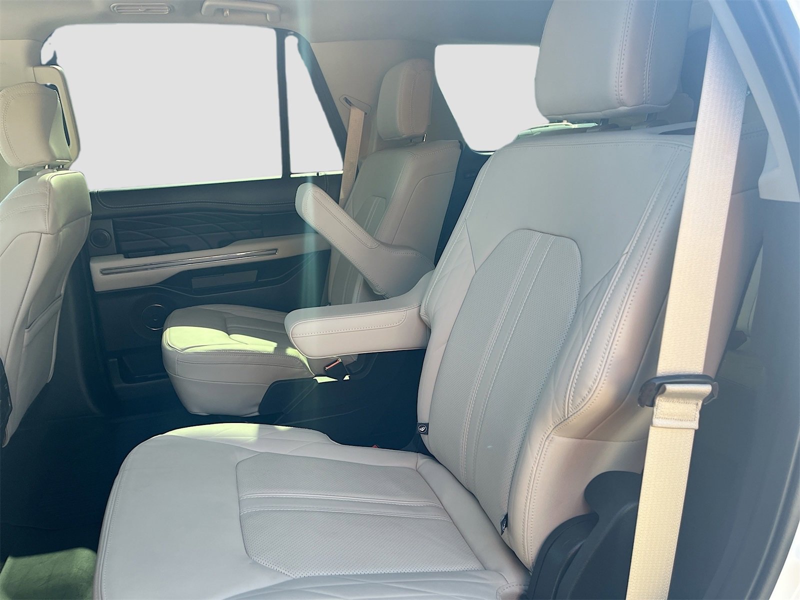 Used 2023 Ford Expedition Platinum image 26