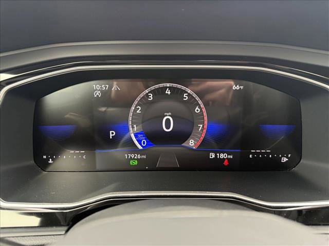 Used 2024 Volkswagen Jetta SE w/ Panoramic Sunroof Package image 15