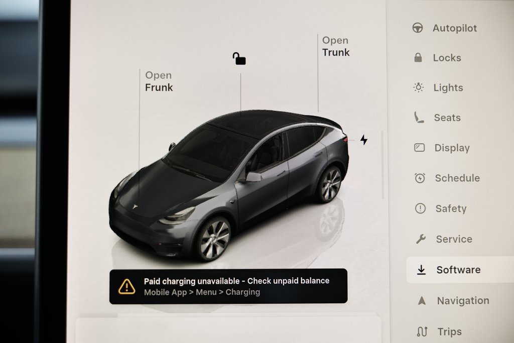 Used 2022 Tesla Model Y Long Range image 35