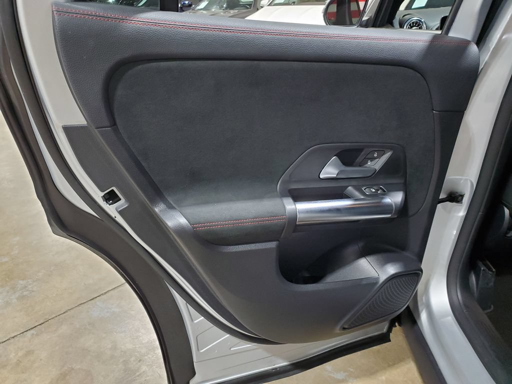 Used 2021 Mercedes-Benz GLA 250 image 28