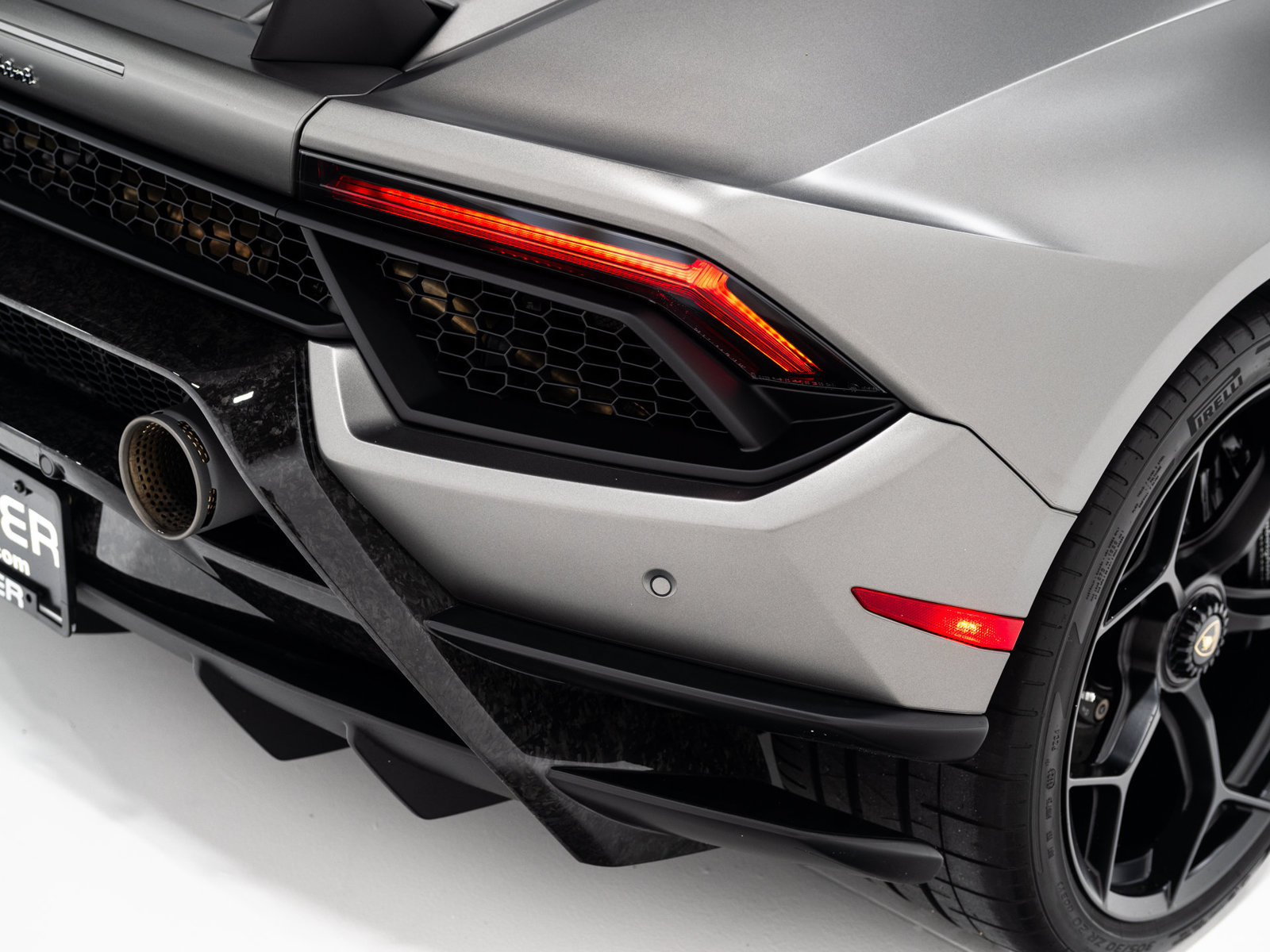 Used 2018 Lamborghini Huracan Performante AWD/4WD image 20