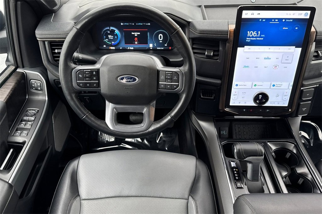 Used 2023 Ford F150 Lightning Lariat image 13