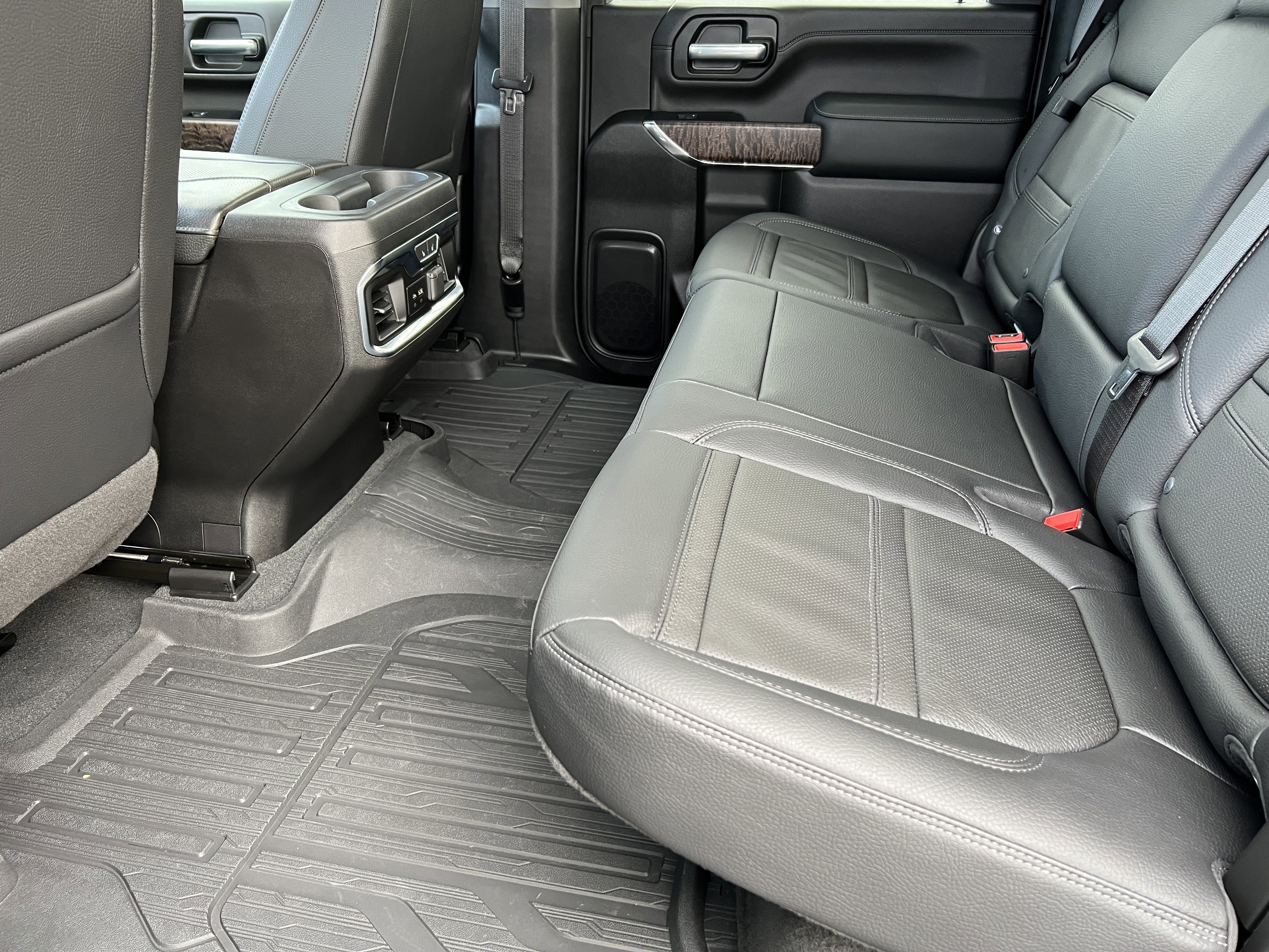 Used 2023 GMC Sierra 3500 Denali w/ Denali Ultimate Package image 17