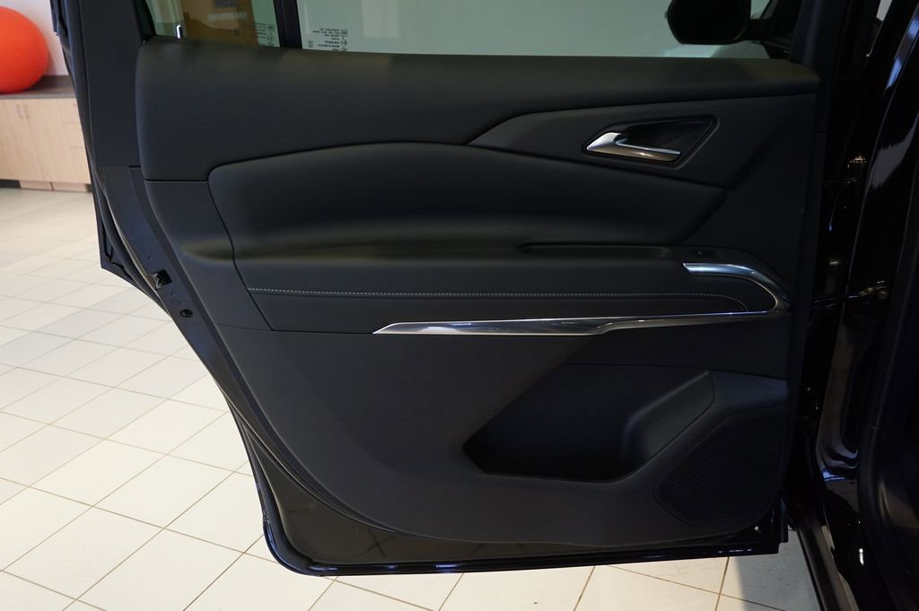 New 2026 Chevrolet Traverse LT w/ Midnight/Sport Edition image 25