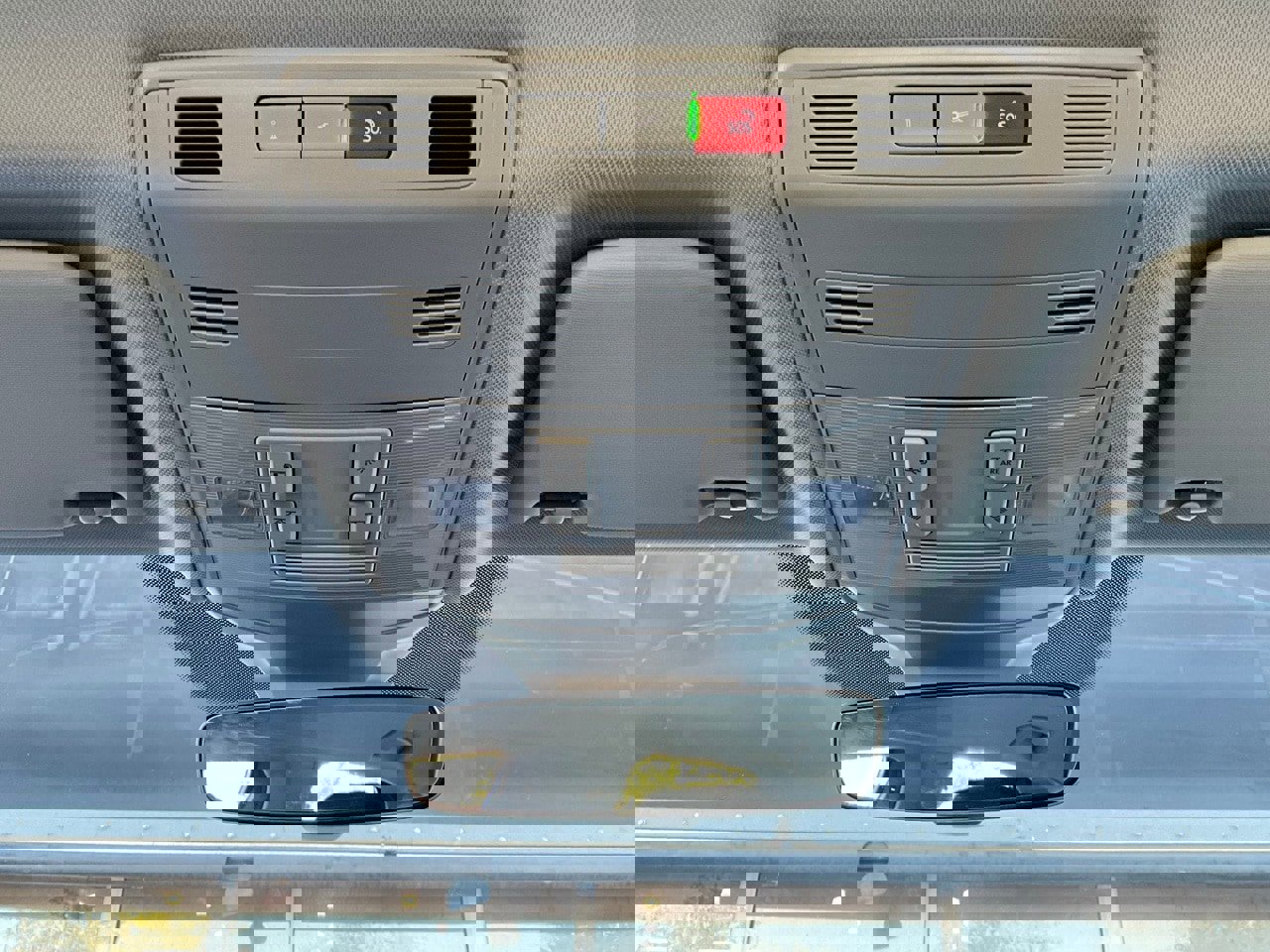 Used 2025 Volkswagen Jetta SE image 15