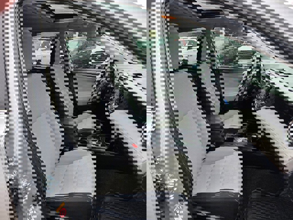 Used 2016 Toyota RAV4 XLE image 25