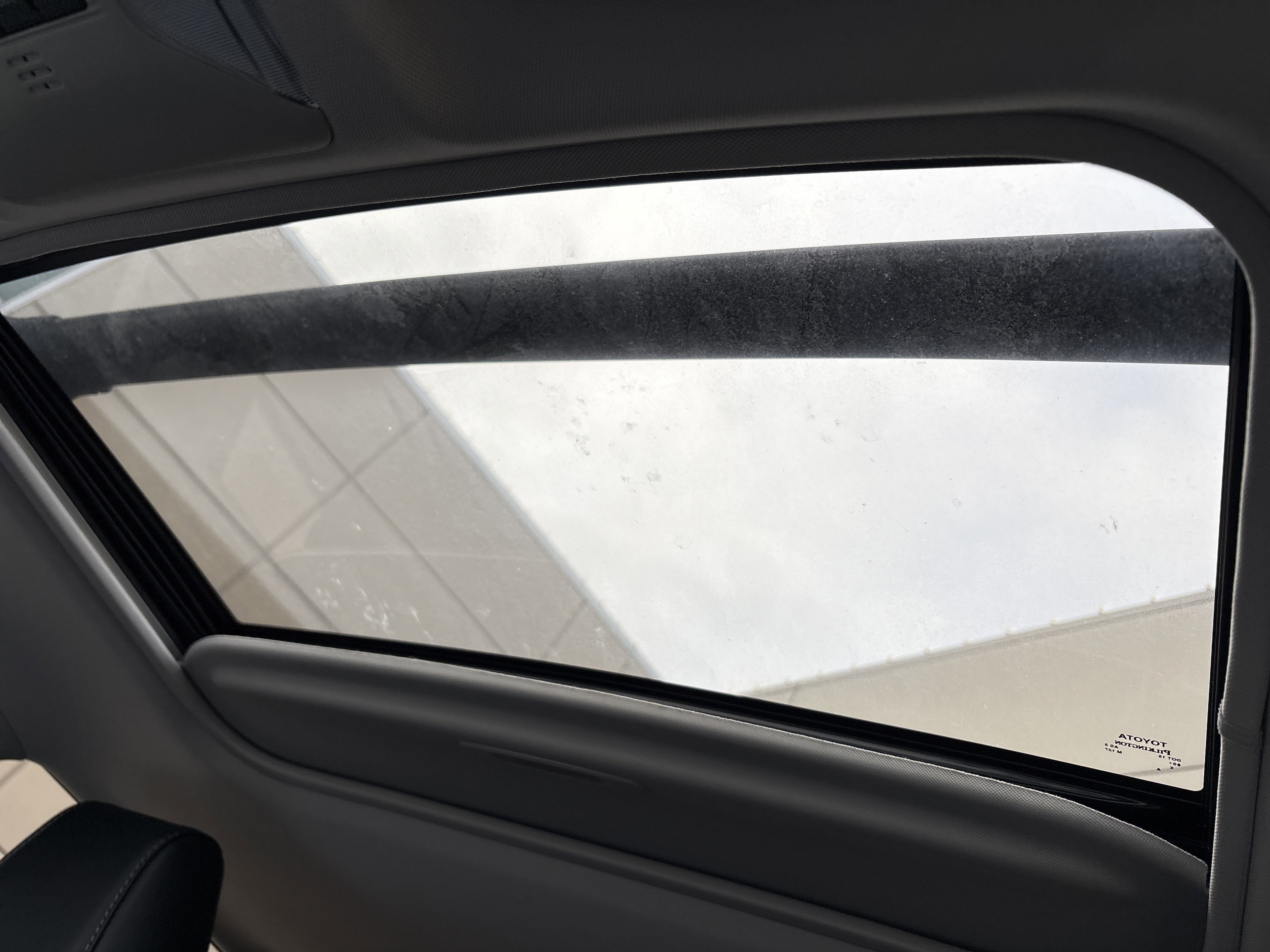 Used 2022 Toyota RAV4 Limited image 28