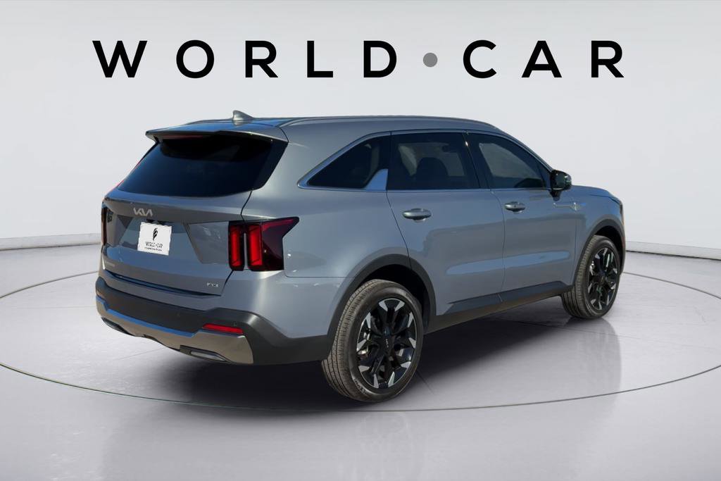 Used 2025 Kia Sorento EX image 8
