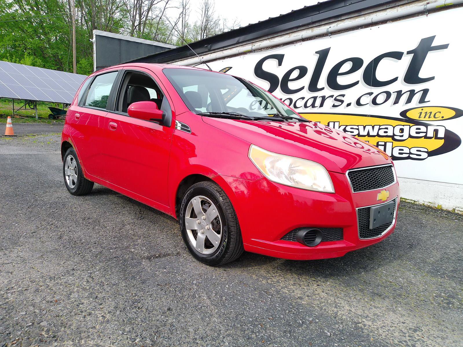 Used 2011 Chevrolet Aveo5 LT w/ Power and Convenience Package FWD image 1