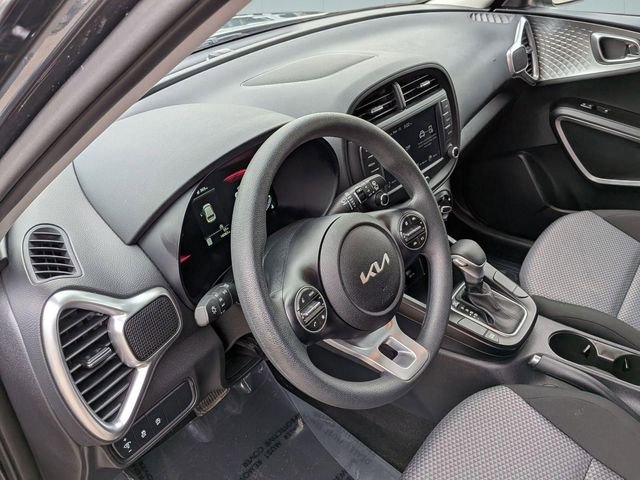 Used 2025 Kia Soul LX w/ LX Technology Package image 11