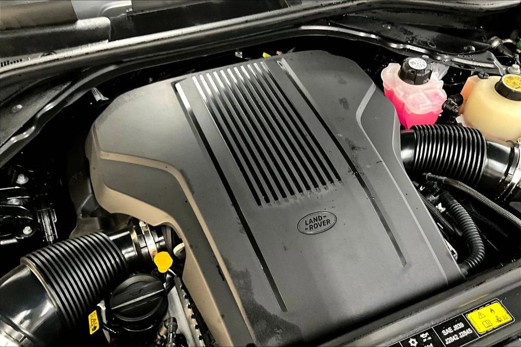 Certified 2025 Land Rover Range Rover SE AWD/4WD image 29