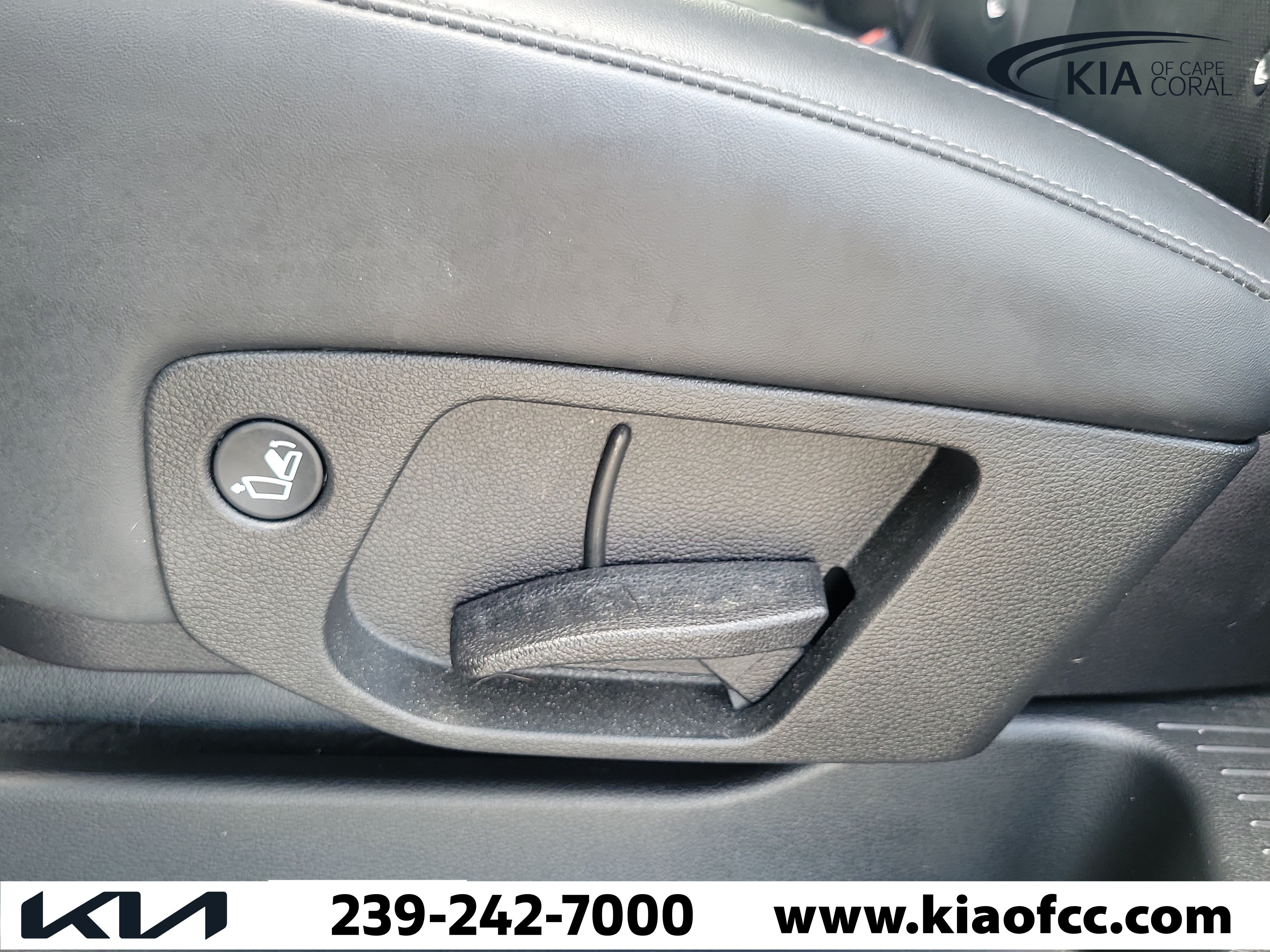 Used 2022 Kia Telluride LX FWD image 13