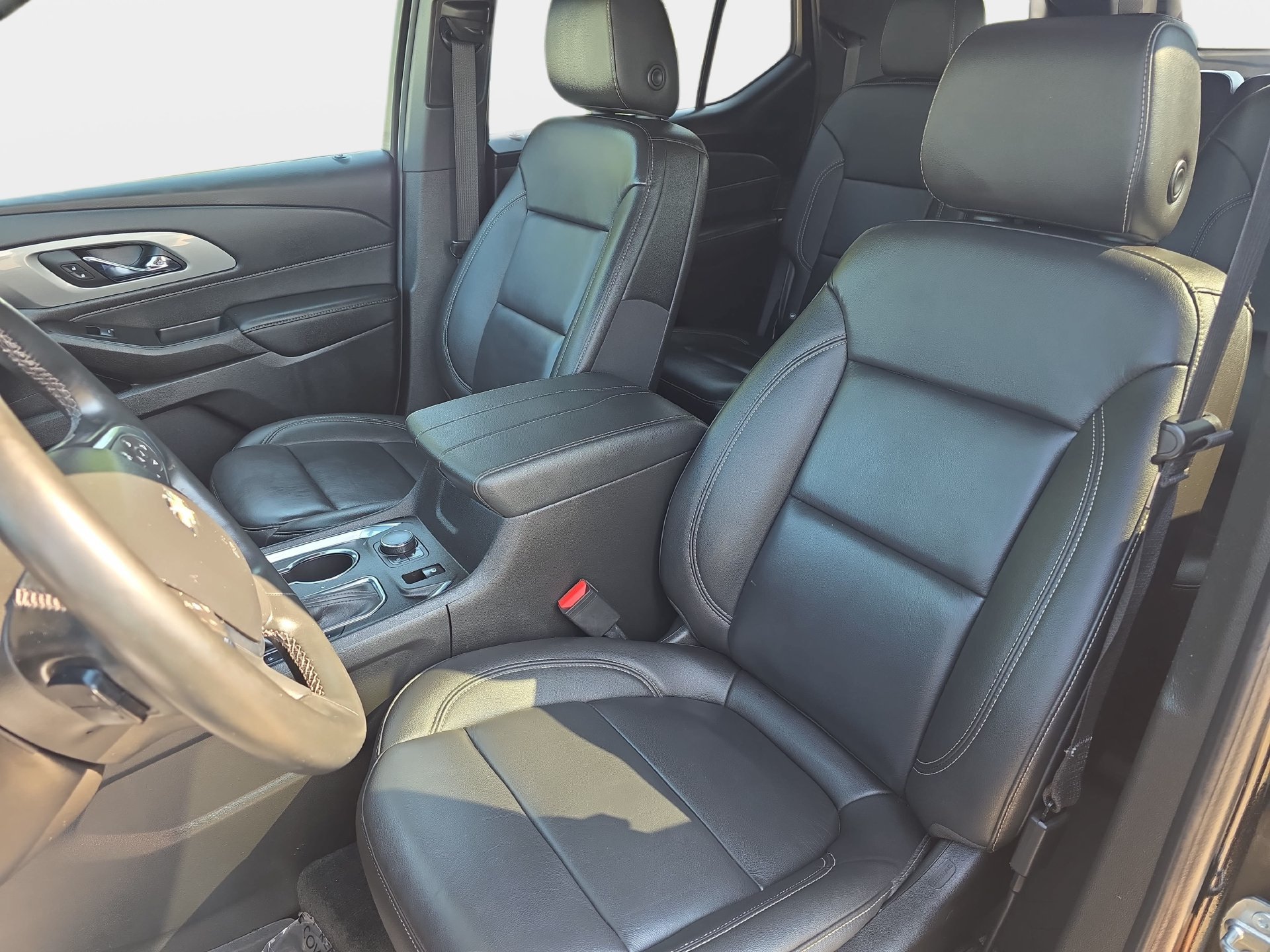 Used 2023 Chevrolet Traverse LT w/ LPO, Floor Liner Package FWD image 15