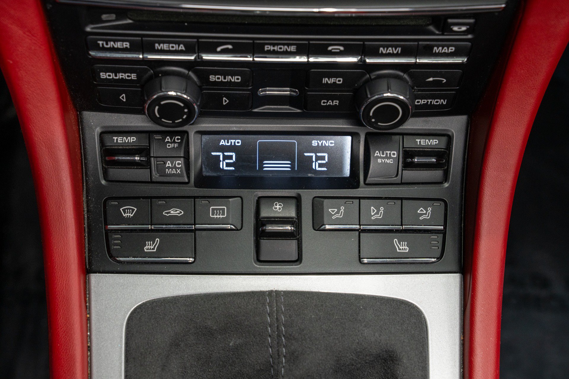 Used 2016 Porsche Boxster Spyder RWD image 31