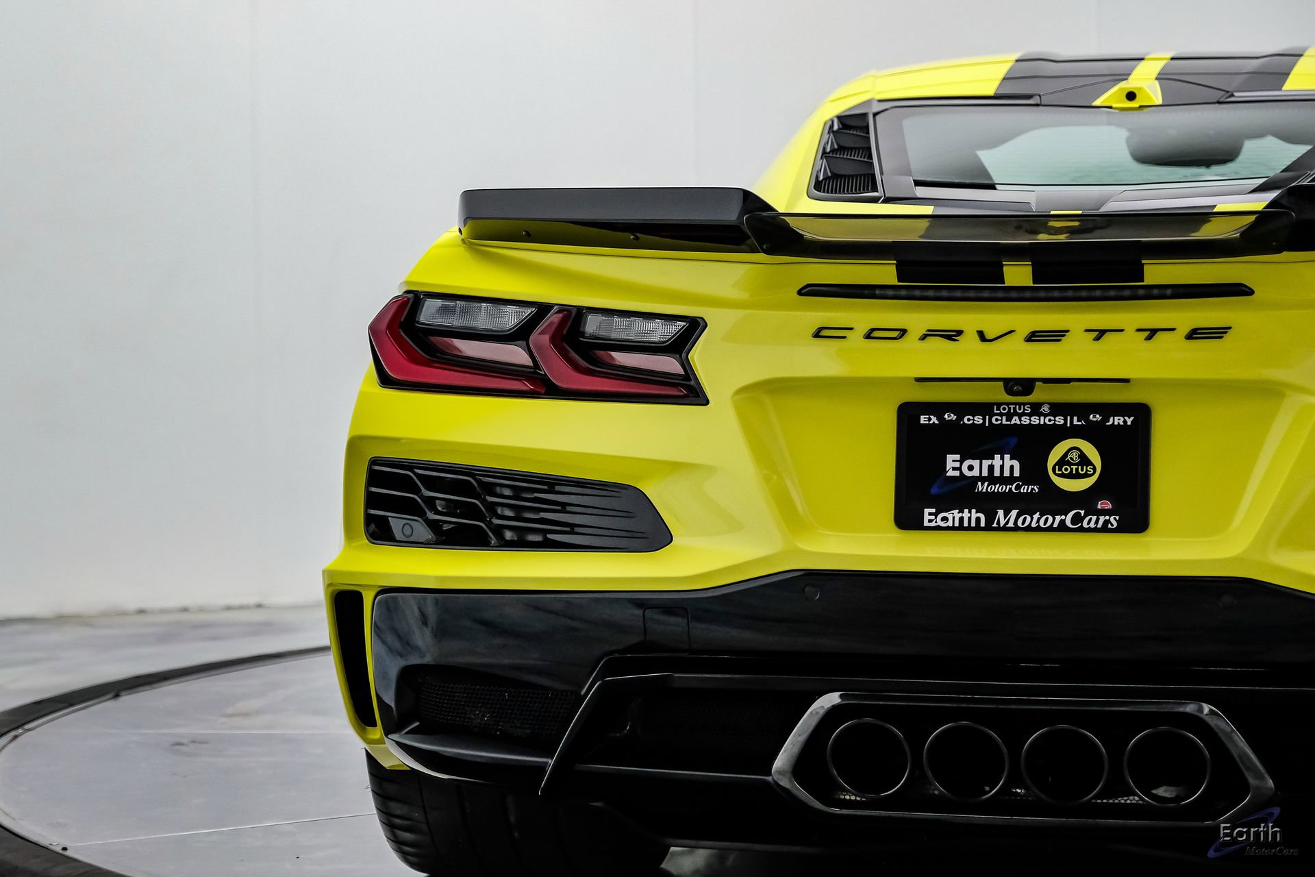 Used 2024 Chevrolet Corvette Z06 w/ Stealth Interior Trim Package RWD image 18