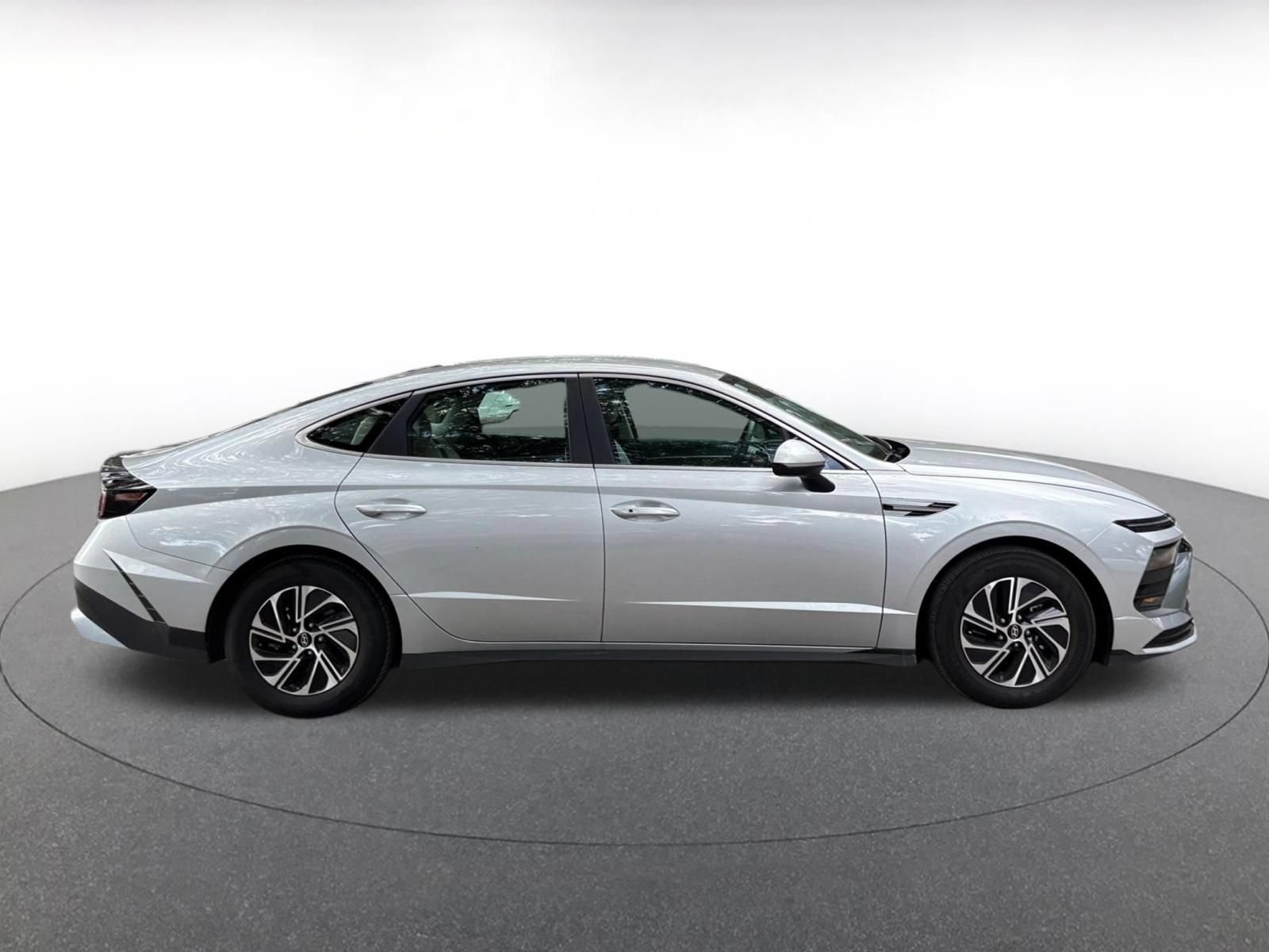 Used 2026 Hyundai Sonata Blue FWD image 8