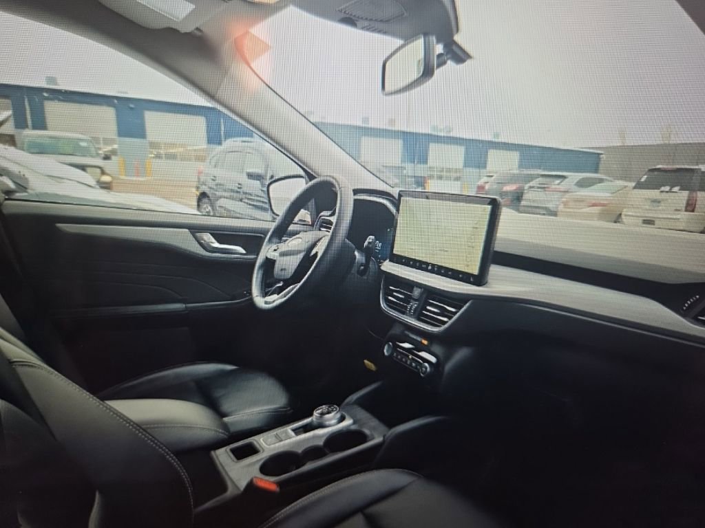 Used 2023 Ford Escape Platinum image 8