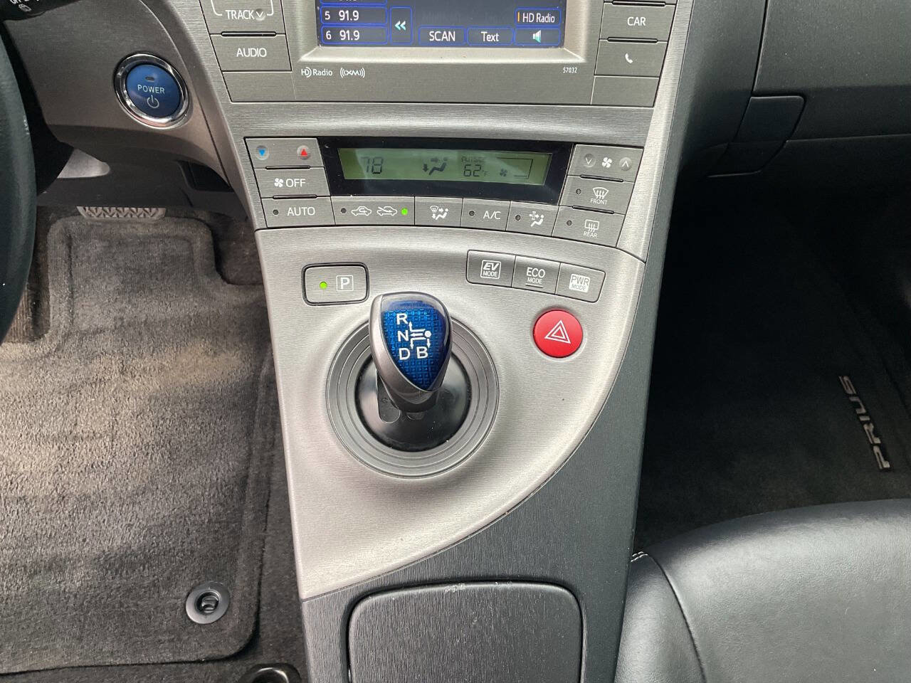 Used 2015 Toyota Prius Persona Series FWD image 25